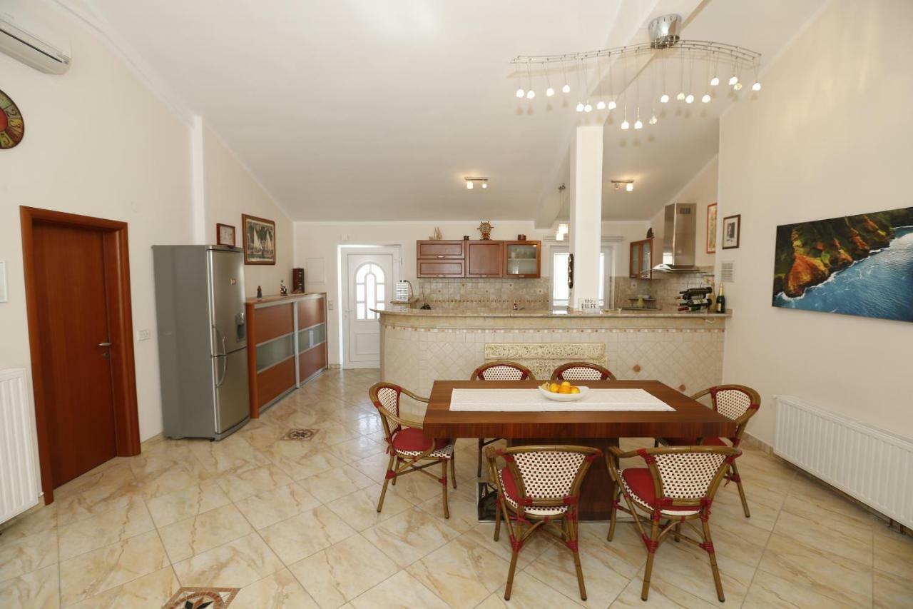 באסקה Apartment Bojan With Terrace And Sea View מראה חיצוני תמונה