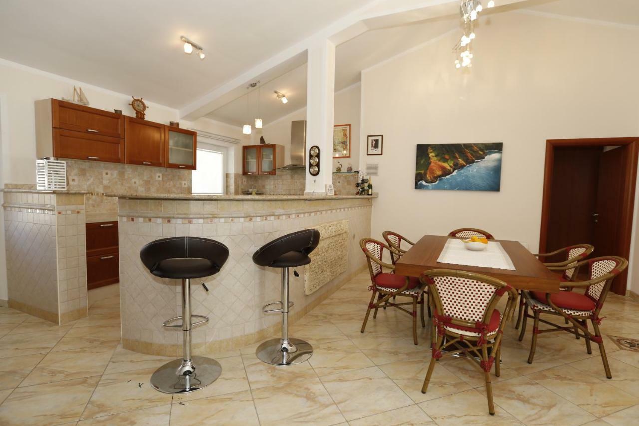 באסקה Apartment Bojan With Terrace And Sea View מראה חיצוני תמונה