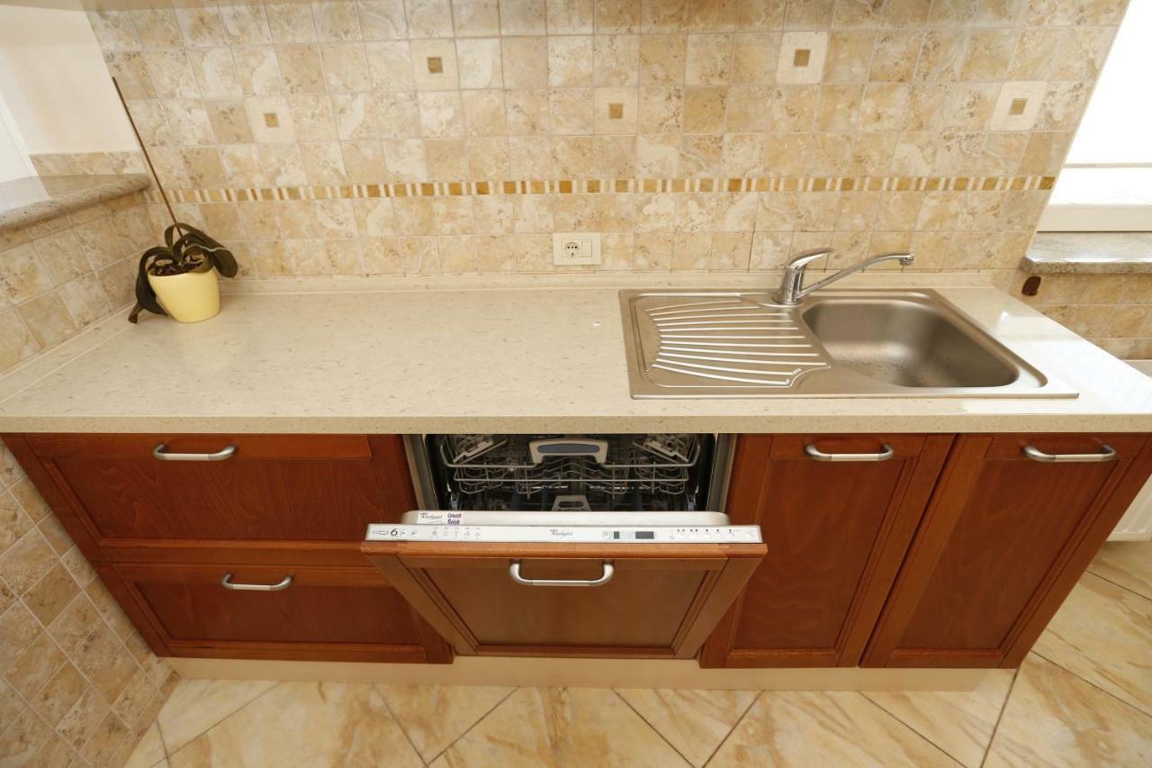 באסקה Apartment Bojan With Terrace And Sea View מראה חיצוני תמונה