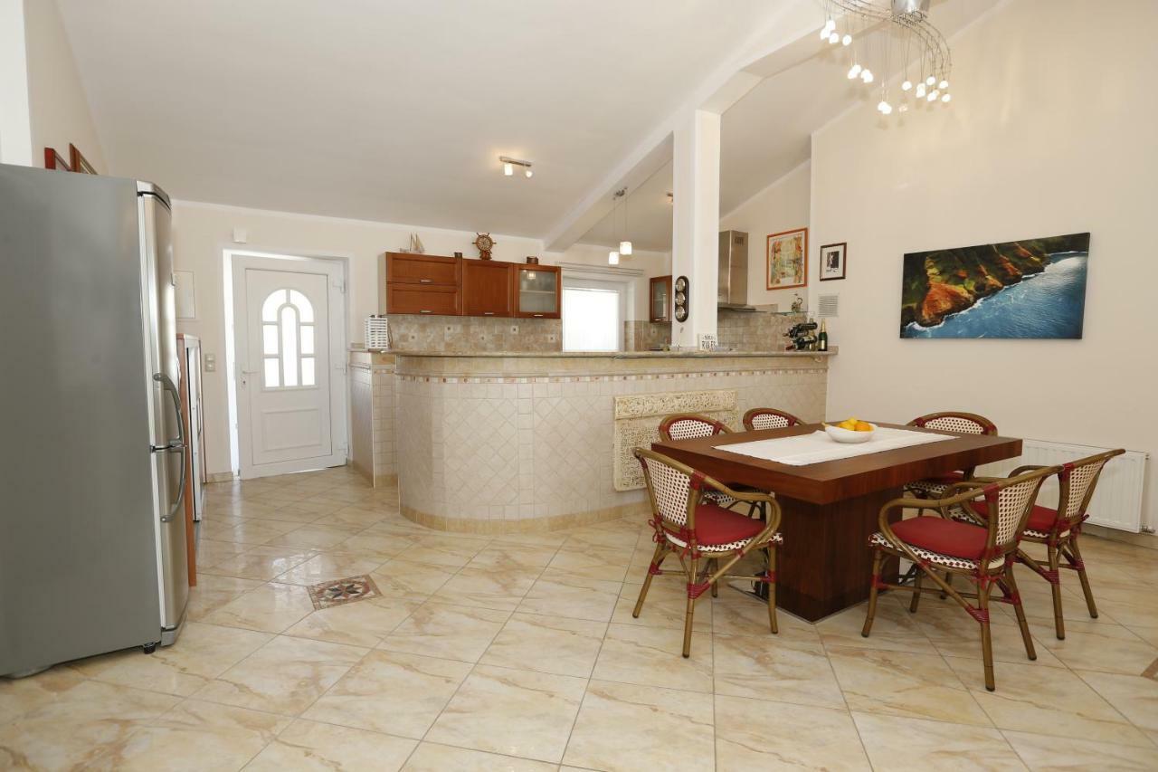 באסקה Apartment Bojan With Terrace And Sea View מראה חיצוני תמונה